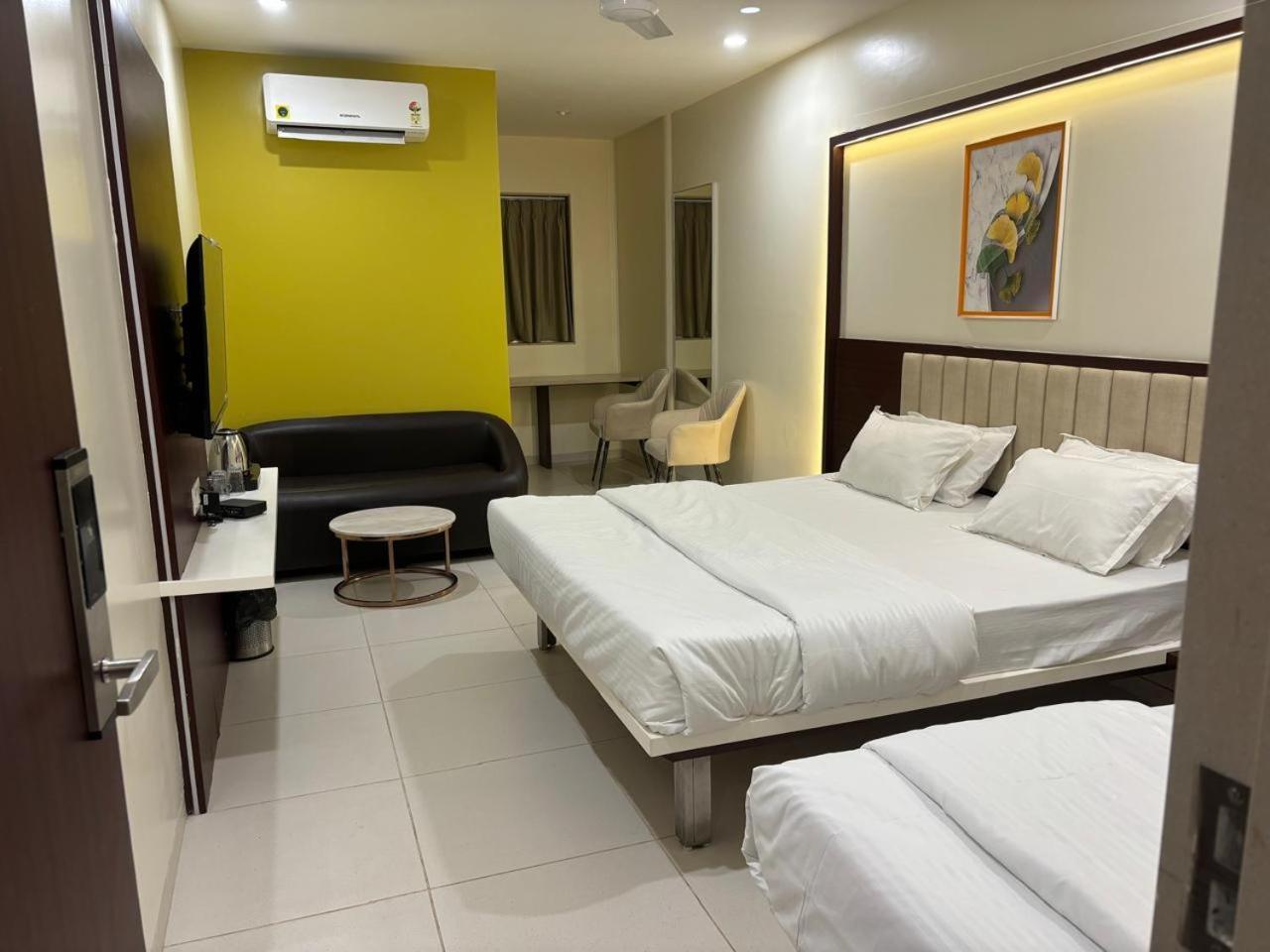 Hotel Haldi Nashik Εξωτερικό φωτογραφία