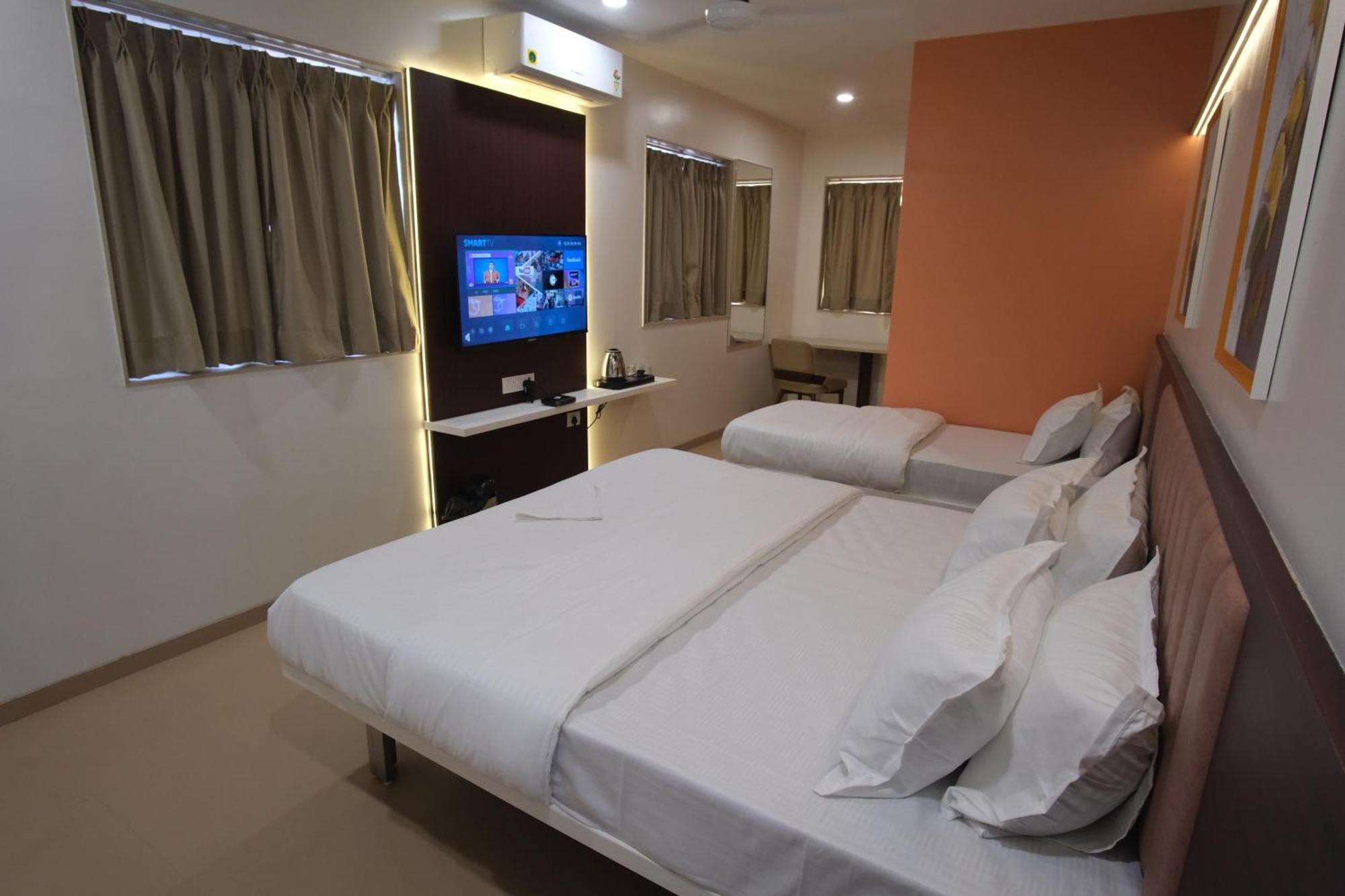 Hotel Haldi Nashik Εξωτερικό φωτογραφία